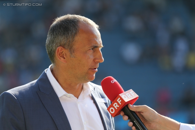 Sturm Graz - Paris SG
Testspiel,  SK Sturm Graz - Paris Saint Germain, Stadion Liebenau Graz, 09.07.2013. 

Foto zeigt Darko Milanic (Cheftrainer Sturm) beim Interview
