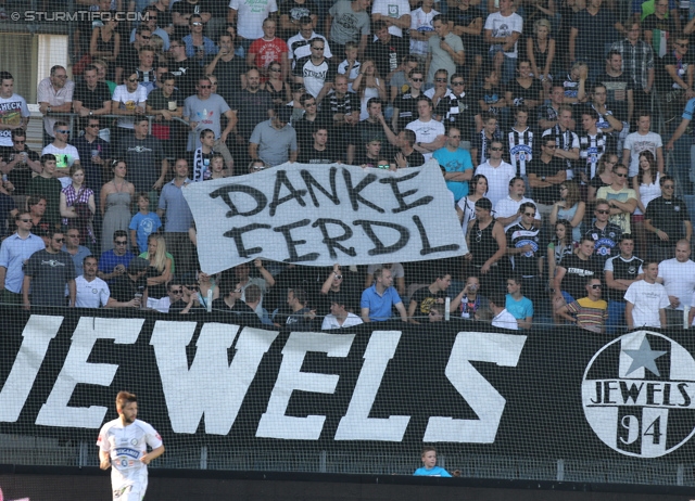 Sturm Graz - Paris SG
Testspiel,  SK Sturm Graz - Paris Saint Germain, Stadion Liebenau Graz, 09.07.2013. 

Foto zeigt Ferdinand Feldhofer (Sturm) mit einem Spruchband
