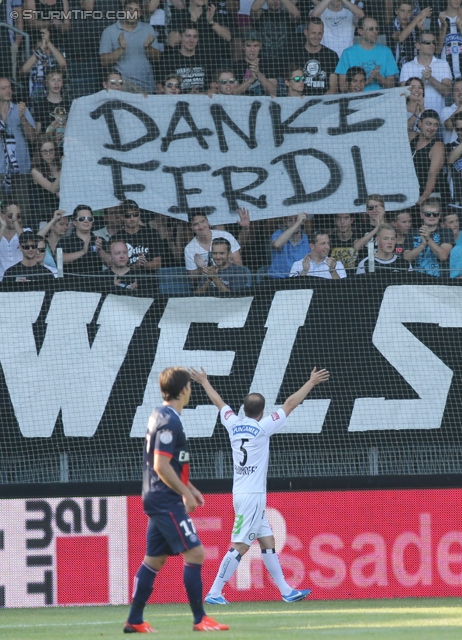 Sturm Graz - Paris SG
Testspiel,  SK Sturm Graz - Paris Saint Germain, Stadion Liebenau Graz, 09.07.2013. 

Foto zeigt Ferdinand Feldhofer (Sturm)  und Fans von Sturm
