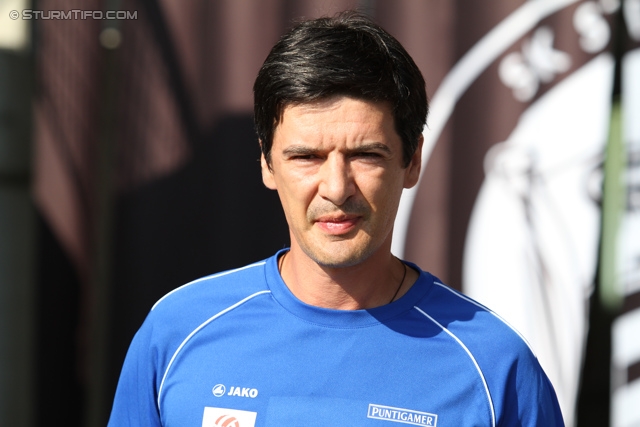 Sturm Graz - Paris SG
Testspiel,  SK Sturm Graz - Paris Saint Germain, Stadion Liebenau Graz, 09.07.2013. 

Foto zeigt Novica Nikcevic (Co-Trainer Sturm)
