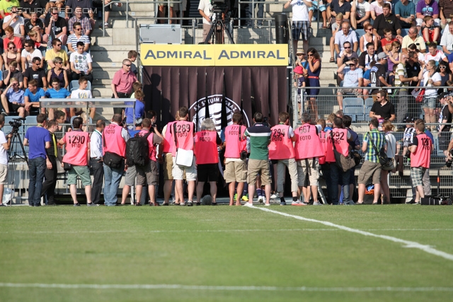 Sturm Graz - Paris SG
Testspiel,  SK Sturm Graz - Paris Saint Germain, Stadion Liebenau Graz, 09.07.2013. 

Foto zeigt Fotografen
