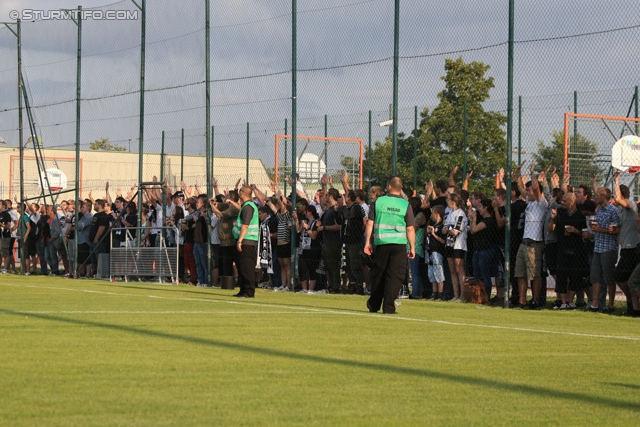 Team Wiener Linien - Sturm Graz
OEFB Cup, 1. Runde, SC Team Wiener Linien -  SK Sturm Graz, Raxplatz Wien, 13.07.2013. 

Foto zeigt Fans von Sturm
