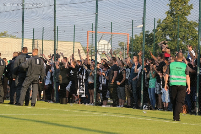 Team Wiener Linien - Sturm Graz
OEFB Cup, 1. Runde, SC Team Wiener Linien -  SK Sturm Graz, Raxplatz Wien, 13.07.2013. 

Foto zeigt Fans von Sturm
