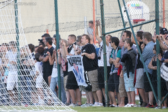 Team Wiener Linien - Sturm Graz
OEFB Cup, 1. Runde, SC Team Wiener Linien -  SK Sturm Graz, Raxplatz Wien, 13.07.2013. 

Foto zeigt Fans von Sturm
