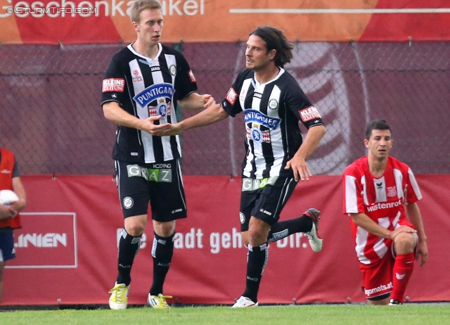 Team Wiener Linien - Sturm Graz
OEFB Cup, 1. Runde, SC Team Wiener Linien -  SK Sturm Graz, Raxplatz Wien, 13.07.2013. 

Foto zeigt Robert Beric (Sturm) und Imre Szabics (Sturm)
Schlüsselwörter: torjubel