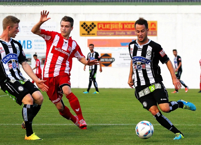 Team Wiener Linien - Sturm Graz
OEFB Cup, 1. Runde, SC Team Wiener Linien -  SK Sturm Graz, Raxplatz Wien, 13.07.2013. 

Foto zeigt Florian Kainz (Sturm) und Christian Klem (Sturm)
