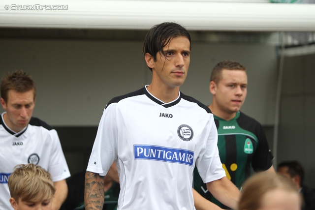 Breidablik - Sturm Graz
UEFA Europa League Qualifikation 2. Runde, FC Breidablik Kopavagur - SK Sturm Graz, Stadion Kopavogsvollur, 18.07.2013. 

Foto zeigt Nikola Vujadinovic (Sturm)
