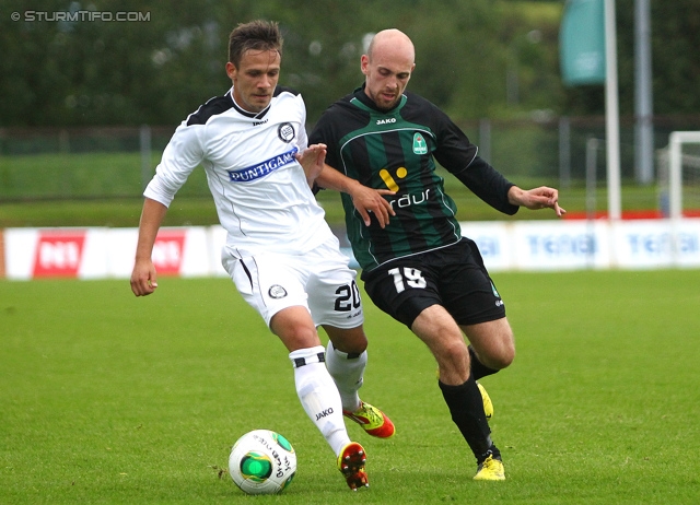 Breidablik - Sturm Graz
UEFA Europa League Qualifikation 2. Runde, FC Breidablik Kopavagur - SK Sturm Graz, Stadion Kopavogsvollur, 18.07.2013. 

Foto zeigt Daniel Offenbacher (Sturm) und Kristinn Jonsson (Breidablik)
