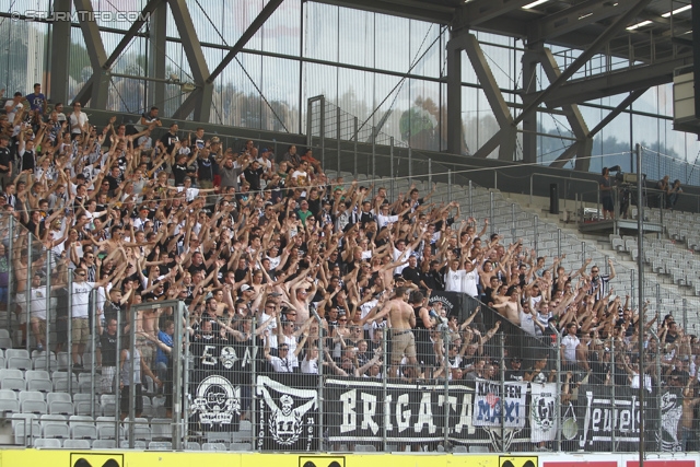 Wacker Innsbruck - Sturm Graz
Oesterreichische Fussball Bundesliga, 1. Runde, FC Wacker Innsbruck - SK Sturm Graz, Tivoli Neu Innsbruck, 21.07.2013. 

Foto zeigt Fans von Sturm
