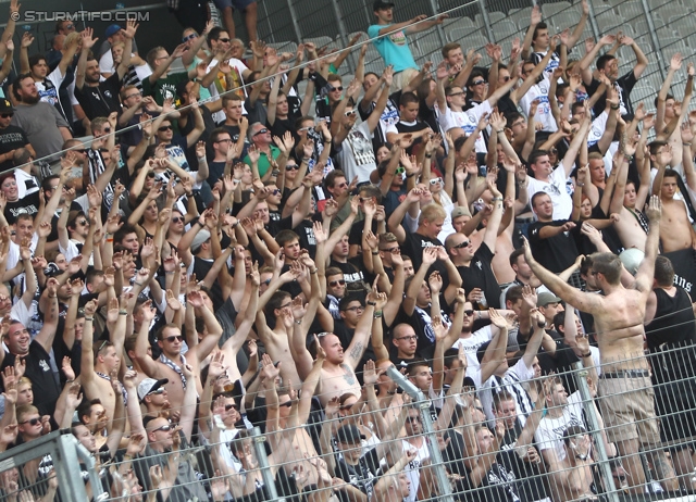 Wacker Innsbruck - Sturm Graz
Oesterreichische Fussball Bundesliga, 1. Runde, FC Wacker Innsbruck - SK Sturm Graz, Tivoli Neu Innsbruck, 21.07.2013. 

Foto zeigt Fans von Sturm
