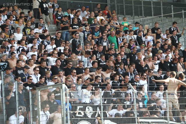 Wacker Innsbruck - Sturm Graz
Oesterreichische Fussball Bundesliga, 1. Runde, FC Wacker Innsbruck - SK Sturm Graz, Tivoli Neu Innsbruck, 21.07.2013. 

Foto zeigt Fans von Sturm
