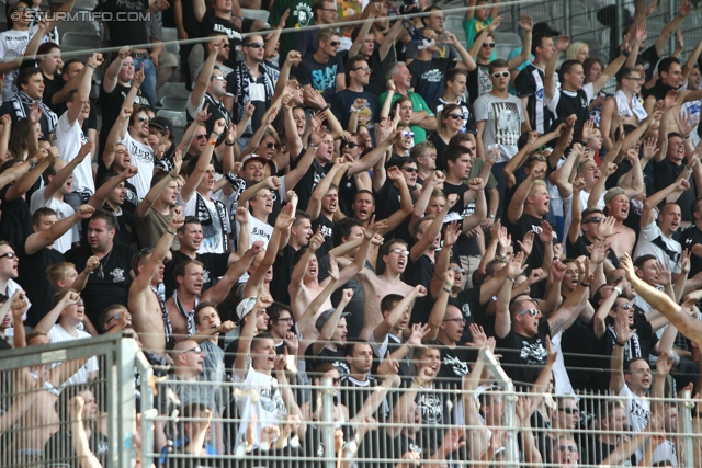 Wacker Innsbruck - Sturm Graz
Oesterreichische Fussball Bundesliga, 1. Runde, FC Wacker Innsbruck - SK Sturm Graz, Tivoli Neu Innsbruck, 21.07.2013. 

Foto zeigt Fans von Sturm
