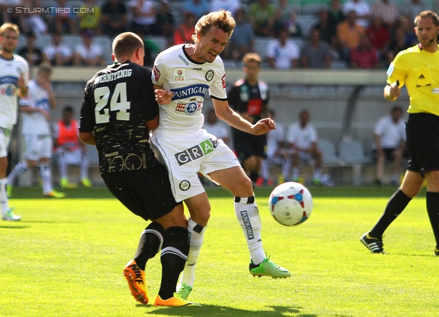 Wacker Innsbruck - Sturm Graz
Oesterreichische Fussball Bundesliga, 1. Runde, FC Wacker Innsbruck - SK Sturm Graz, Tivoli Neu Innsbruck, 21.07.2013. 

Foto zeigt Christopher Wernitznig (Innsbruck) und Andreas Hoelzl (Sturm)
