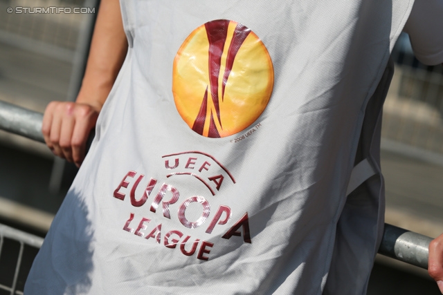 Sturm Graz - Breidablik
UEFA Europa League Qualifikation 2. Runde, SK Sturm Graz -  FC Breidablik Kopavagur, Stadion Liebenau Graz, 25.07.2013. 

Foto zeigt ein Feature mit dem Logo der UEFA Europa League
