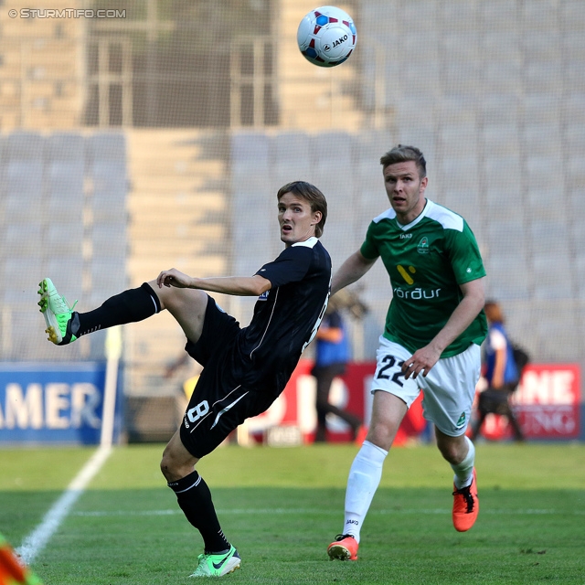 Sturm Graz - Breidablik
UEFA Europa League Qualifikation 2. Runde, SK Sturm Graz -  FC Breidablik Kopavagur, Stadion Liebenau Graz, 25.07.2013. 

Foto zeigt Andreas Hoelzl (Sturm) und Ellert Hreinsson (Breidablik)
