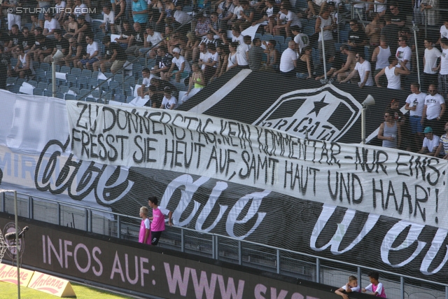 Sturm Graz - Groedig
Oesterreichische Fussball Bundesliga, 2. Runde, SK Sturm Graz - SV Groedig, Stadion Liebenau Graz, 28.07.2013. 

Foto zeigt Fans von Sturm mit einem Spruchband
