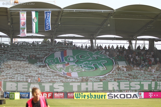 Sturm Graz - Rapid Wien
Oesterreichische Fussball Bundesliga, 3. Runde, SK Sturm Graz - SK Rapid Wien, Stadion Liebenau Graz, 04.08.2013. 

Foto zeigt Fans von Rapid mit einer Choreografie
