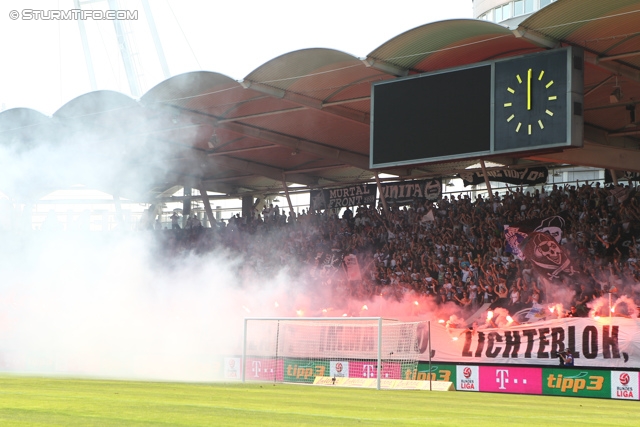 Sturm Graz - Rapid Wien
Oesterreichische Fussball Bundesliga, 3. Runde, SK Sturm Graz - SK Rapid Wien, Stadion Liebenau Graz, 04.08.2013. 

Foto zeigt Fans von Sturm mit einer Choreografie
