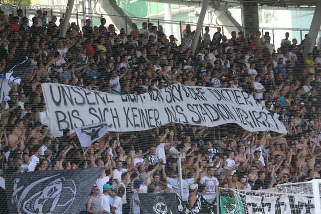 Sturm Graz - Rapid Wien
Oesterreichische Fussball Bundesliga, 3. Runde, SK Sturm Graz - SK Rapid Wien, Stadion Liebenau Graz, 04.08.2013. 

Foto zeigt Fans von Sturm mit einem Spruchband
