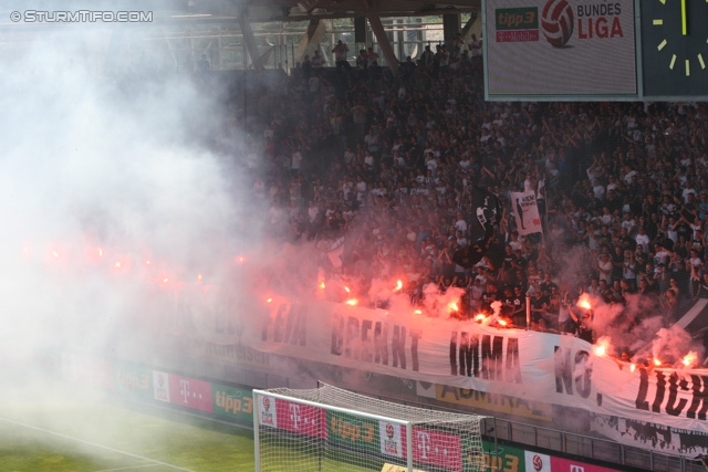 Sturm Graz - Rapid Wien
Oesterreichische Fussball Bundesliga, 3. Runde, SK Sturm Graz - SK Rapid Wien, Stadion Liebenau Graz, 04.08.2013. 

Foto zeigt Fans von Sturm mit einer Choreografie
