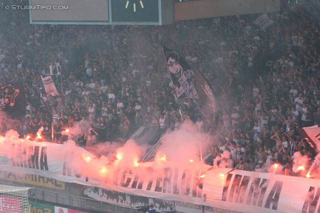 Sturm Graz - Rapid Wien
Oesterreichische Fussball Bundesliga, 3. Runde, SK Sturm Graz - SK Rapid Wien, Stadion Liebenau Graz, 04.08.2013. 

Foto zeigt Fans von Sturm mit einer Choreografie
