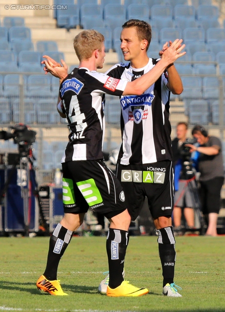 Sturm Graz - Rapid Wien
Oesterreichische Fussball Bundesliga, 3. Runde, SK Sturm Graz - SK Rapid Wien, Stadion Liebenau Graz, 04.08.2013. 

Foto zeigt Florian Kainz (Sturm) und Daniel Beichler (Sturm)
Schlüsselwörter: torjubel