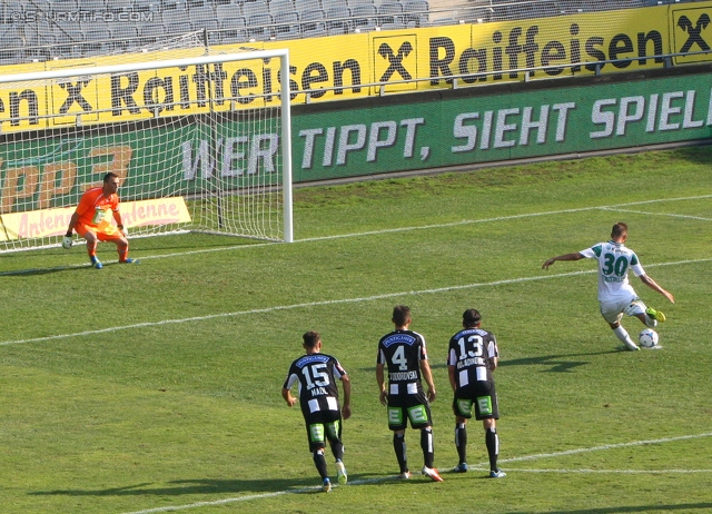 Sturm Graz - Rapid Wien
Oesterreichische Fussball Bundesliga, 3. Runde, SK Sturm Graz - SK Rapid Wien, Stadion Liebenau Graz, 04.08.2013. 

Foto zeigt Christian Gratzei (Sturm) und Guido Burgstaller (Rapid)
Schlüsselwörter: elfmeter tor