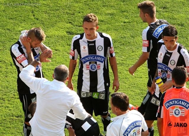 Sturm Graz - Rapid Wien
Oesterreichische Fussball Bundesliga, 3. Runde, SK Sturm Graz - SK Rapid Wien, Stadion Liebenau Graz, 04.08.2013. 

Foto zeigt Patrick Wolf (Sturm), Darko Milanic (Cheftrainer Sturm), Daniel Beichler (Sturm), Nikola Vujadinovic (Sturm) und Christian Gratzei (Sturm)
