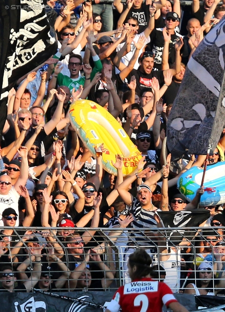 Admira Wacker - Sturm Graz
Oesterreichische Fussball Bundesliga, 4. Runde, FC Admira Wacker Moedling - SK Sturm Graz, Stadion Suedstadt Maria Enzersdorf, 10.08.2013. 

Foto zeigt Fans von Sturm
