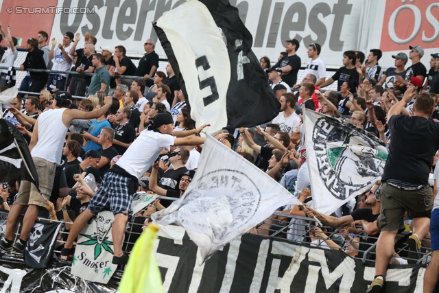 Admira Wacker - Sturm Graz
Oesterreichische Fussball Bundesliga, 4. Runde, FC Admira Wacker Moedling - SK Sturm Graz, Stadion Suedstadt Maria Enzersdorf, 10.08.2013. 

Foto zeigt Fans von Sturm
