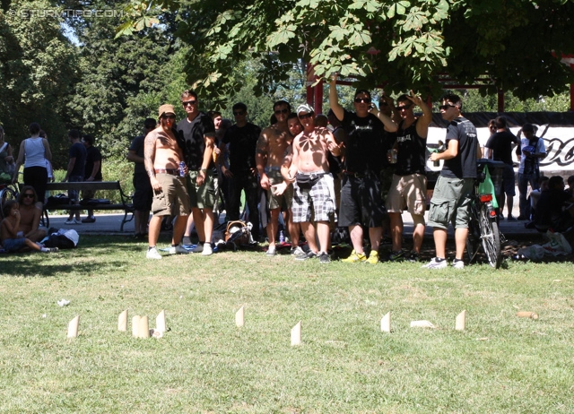 Sturm Graz - Salzburg
Oesterreichische Fussball Bundesliga, 5. Runde, SK Sturm Graz - FC RB Salzburg, Stadion Liebenau Graz, 17.08.2013. 

Foto zeigt das Fan-Picknick im Augarten
