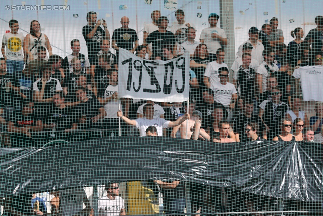 Ried - Sturm Graz
Oesterreichische Fussball Bundesliga, 6. Runde, SV Ried - SK Sturm Graz, Arena Ried, 24.08.2013. 

Foto zeigt Fans von Sturm
