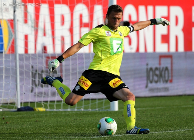 Ried - Sturm Graz
Oesterreichische Fussball Bundesliga, 6. Runde, SV Ried - SK Sturm Graz, Arena Ried, 24.08.2013. 

Foto zeigt Christian Gratzei (Sturm)
