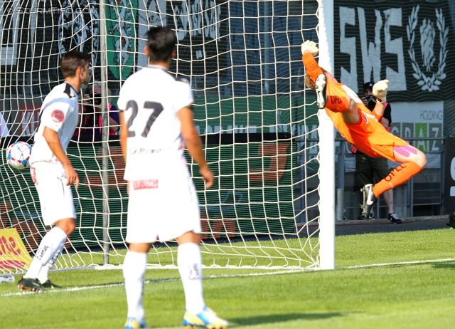 Sturm Graz - Wolfsberg
Oesterreichische Fussball Bundesliga, 7. Runde, SK Sturm Graz - Wolfsberger AC, Stadion Liebenau Graz, 31.08.2013. 

Foto zeigt Christian Dobnik (Wolfsberg)
