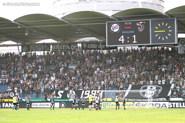 Sturm Graz - Wolfsberg
Oesterreichische Fussball Bundesliga, 7. Runde, SK Sturm Graz - Wolfsberger AC, Stadion Liebenau Graz, 31.08.2013. 

Foto zeigt die Mannschaft von Sturm und Fans von Sturm
