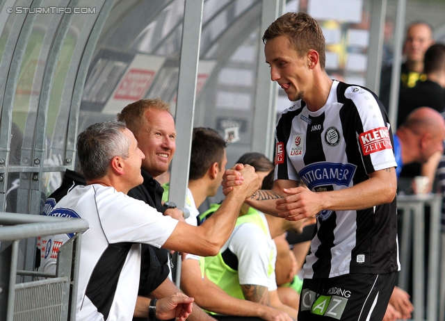 Sturm Graz - Wolfsberg
Oesterreichische Fussball Bundesliga, 7. Runde, SK Sturm Graz - Wolfsberger AC, Stadion Liebenau Graz, 31.08.2013. 

Foto zeigt Gerhard Hierzer (Masseur Sturm), Josef Flicker (Betreuer Sturm) und Daniel Beichler (Sturm)
