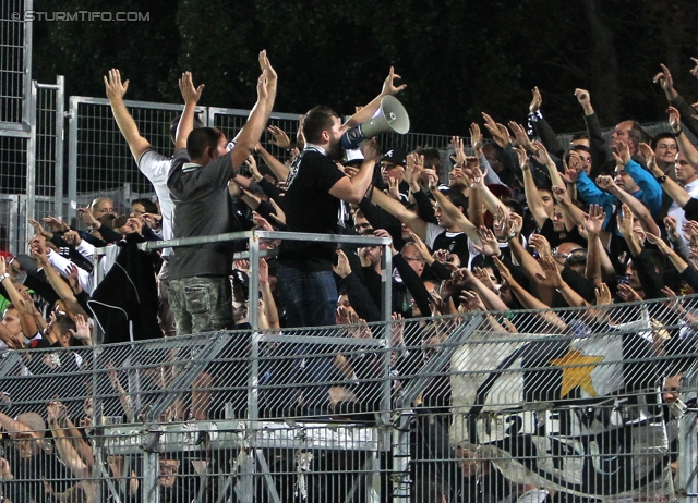 Wiener Neustadt - Sturm Graz
Oesterreichische Fussball Bundesliga, 8. Runde, SC Wiener Neustadt - SK Sturm Graz, Stadion Wiener Neustadt, 14.09.2013. 

Foto zeigt Fans von Sturm
