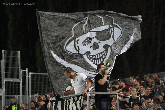 Wiener Neustadt - Sturm Graz
Oesterreichische Fussball Bundesliga, 8. Runde, SC Wiener Neustadt - SK Sturm Graz, Stadion Wiener Neustadt, 14.09.2013. 

Foto zeigt Fans von Sturm
