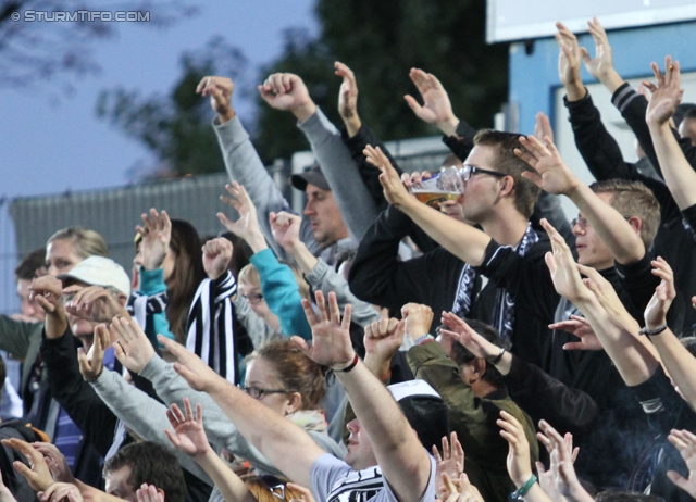 Wiener Neustadt - Sturm Graz
Oesterreichische Fussball Bundesliga, 8. Runde, SC Wiener Neustadt - SK Sturm Graz, Stadion Wiener Neustadt, 14.09.2013. 

Foto zeigt Fans von Sturm
