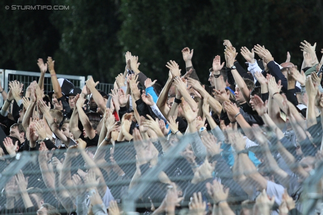 Wiener Neustadt - Sturm Graz
Oesterreichische Fussball Bundesliga, 8. Runde, SC Wiener Neustadt - SK Sturm Graz, Stadion Wiener Neustadt, 14.09.2013. 

Foto zeigt Fans von Sturm
