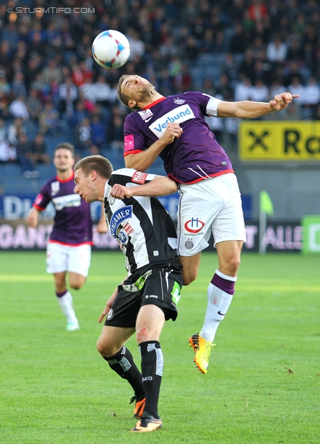 Sturm Graz - Austria Wien
Oesterreichische Fussball Bundesliga, 9. Runde, SK Sturm Graz - FK Austria Wien, Stadion Liebenau Graz, 21.09.2013. 

Foto zeigt Robert Beric (Sturm) und Manuel Ortlechner (Austria)
