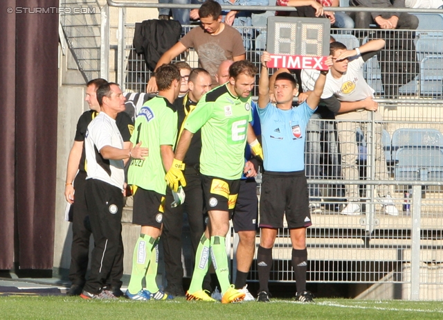 Sturm Graz - Austria Wien
Oesterreichische Fussball Bundesliga, 9. Runde, SK Sturm Graz - FK Austria Wien, Stadion Liebenau Graz, 21.09.2013. 

Foto zeigt Christian Gratzei (Sturm) und Benedikt Pliquett (Sturm)
