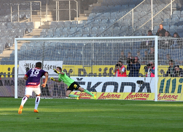 Sturm Graz - Austria Wien
Oesterreichische Fussball Bundesliga, 9. Runde, SK Sturm Graz - FK Austria Wien, Stadion Liebenau Graz, 21.09.2013. 

Foto zeigt Benedikt Pliquett (Sturm)
