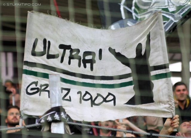 Sturm Graz - Wiener Neustadt
OEFB Cup, 2. Runde, SK Sturm Graz - SC Wiener Neustadt, Stadion Liebenau Graz, 25.09.2013. 

Foto zeigt Fans von Sturm
