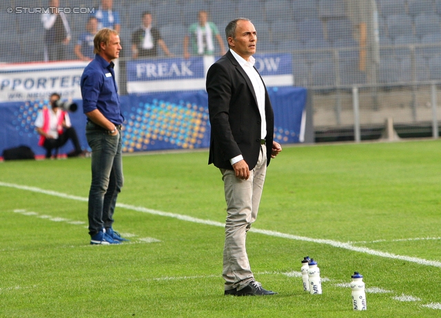 Sturm Graz - Wiener Neustadt
OEFB Cup, 2. Runde, SK Sturm Graz - SC Wiener Neustadt, Stadion Liebenau Graz, 25.09.2013. 

Foto zeigt Heimo Pfeiffenberger (Cheftrainer Wr. Neustadt) und Darko Milanic (Cheftrainer Sturm)
