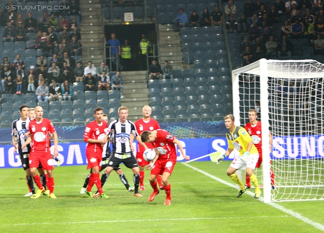 Sturm Graz - Wiener Neustadt
OEFB Cup, 2. Runde, SK Sturm Graz - SC Wiener Neustadt, Stadion Liebenau Graz, 25.09.2013. 

Foto zeigt Nikola Vujadinovic (Sturm), Robert Beric (Sturm) und Joerg Siebenhandl (Wr. Neustadt)
