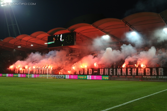 Sturm Graz - Innsbruck
Oesterreichische Fussball Bundesliga, 10. Runde, SK Sturm Graz - FC Wacker Innsbruck, Stadion Liebenau Graz, 28.09.2013. 

Foto zeigt Fans von Sturm mit einer Choreografie
Schlüsselwörter: pyrotechnik