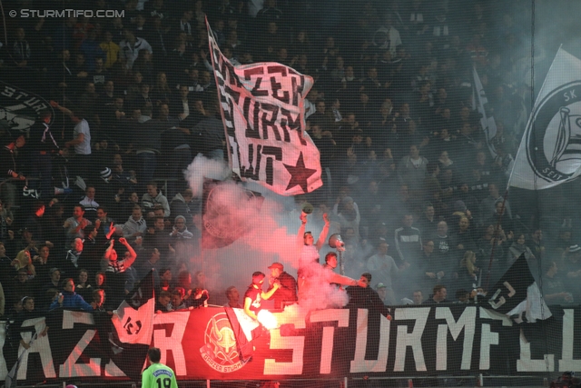 Sturm Graz - Innsbruck
Oesterreichische Fussball Bundesliga, 10. Runde, SK Sturm Graz - FC Wacker Innsbruck, Stadion Liebenau Graz, 28.09.2013. 

Foto zeigt Fans von Sturm
Schlüsselwörter: pyrotechnik