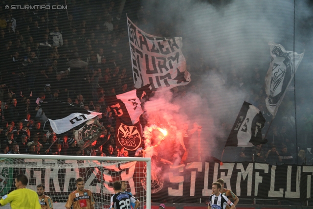 Sturm Graz - Innsbruck
Oesterreichische Fussball Bundesliga, 10. Runde, SK Sturm Graz - FC Wacker Innsbruck, Stadion Liebenau Graz, 28.09.2013. 

Foto zeigt Fans von Sturm
Schlüsselwörter: pyrotechnik