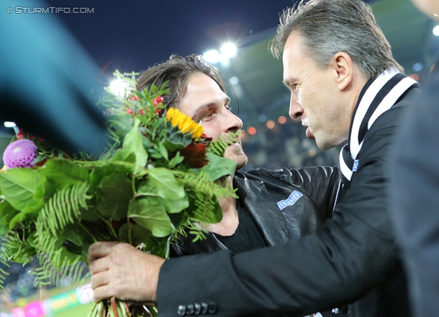 Sturm Graz - Innsbruck
Oesterreichische Fussball Bundesliga, 10. Runde, SK Sturm Graz - FC Wacker Innsbruck, Stadion Liebenau Graz, 28.09.2013. 

Foto zeigt Imre Szabics (Sturm) und Christian Jauk (Praesident Sturm)
